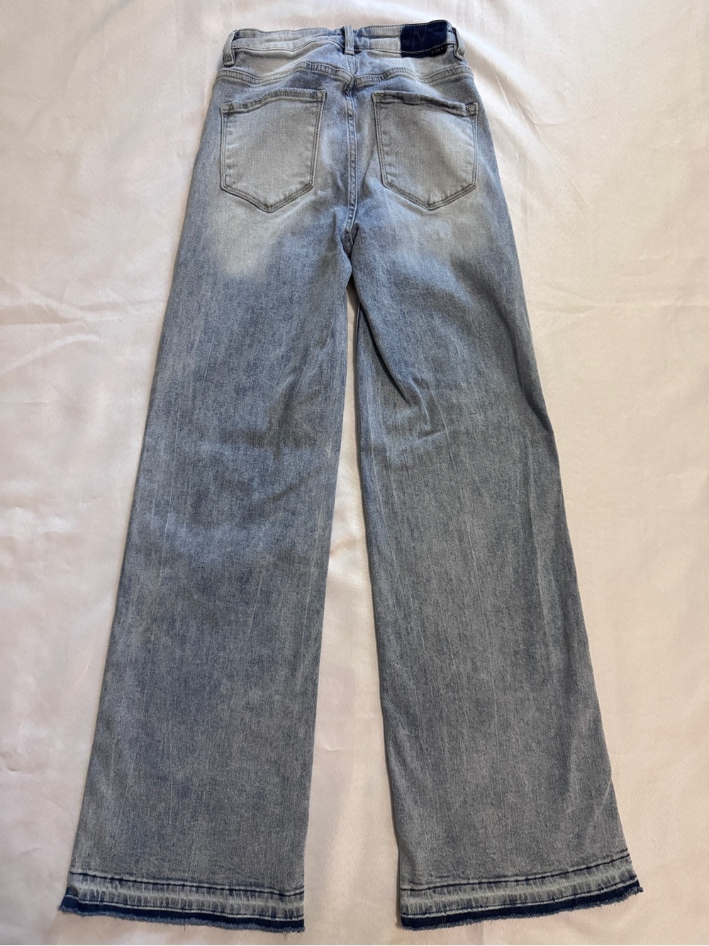 RISEN Wide Leg Shadow Released Hem Stretch Jeans Light Wash Size 5 / 27 EUC - Picture 5 of 8